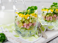 Как приготовить окрошку: три вкусные идеи