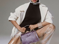 Ирина Шейк познакомила фанатов со своей молодой мамой