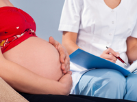 Когда и как вставать на учет по беременности