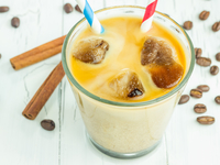 Молоко с кофейным льдом