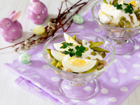 Пасхальные салаты из яиц: ТОП-5 рецептов