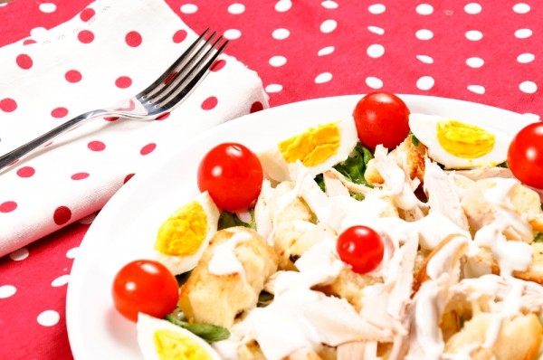 Пасхальные салаты из яиц: ТОП-5 рецептов