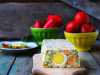 Пасхальный террин с овощами и ветчиной