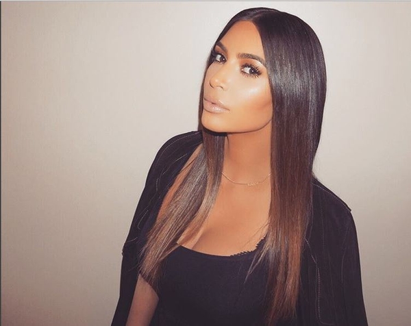 Ким Кардашян опубликовала серию предельно откровенных снимков с мужем