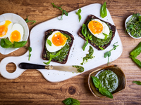 Соус песто: три рецепта без базилика