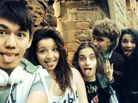 В Сети появились фото детей Порошенко с учебы и жизни за границей