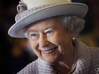 В Сеть попали детские фотографии Елизаветы ІІ