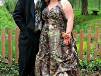 Самые безумные наряды на выпускной из Сети