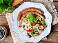 Домашние куриные сосиски с горчицей