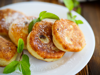 Как приготовить сырники: три вкусные идеи