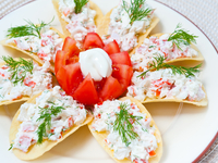 Закуска на чипсах