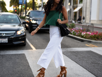 Брюки с завышенной талией: учимся носить правильно