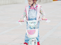 Как научить ребенка кататься на велосипеде: советы экспертов