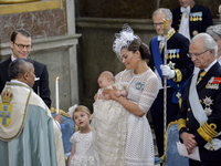 Кронпринцесса Швеции Виктория и принц Даниэль крестили сына Оскара