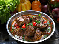 Баранина с чесноком и зеленью