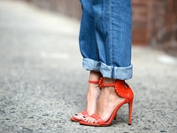 Как продлить жизнь педикюру?