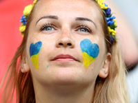 Евро 2016: стильные образы украинских болельщиц