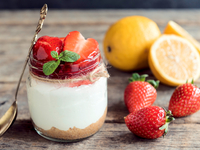 Клубничный чизкейк в стаканчиках