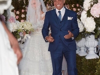 26-летняя муза Бибера и Баскова вышла замуж за 62-летнего миллиардера