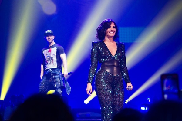 Деми Ловато снялась в откровенной фотосессии для презентации новой песни