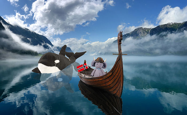 Плюшевый слоненок стал путешественником благодаря пользователям Сети