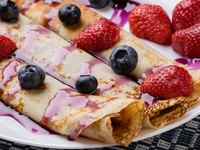 Летние блины с ягодами