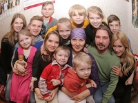 Украинские журналисты объединились, чтобы спасти мать 12 детей от рака