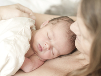 Подарите объятия вместе с Huggies в проекте Рожденные для объятий