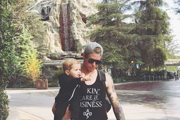 instagram.com/dilfs_of_disneyland/