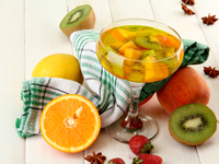 Сангрия с тропическими фруктами