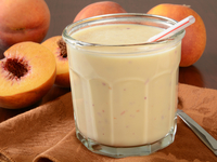 Смузи с персиками и мороженым