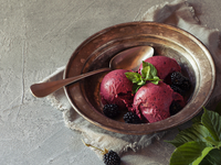 Как приготовить ежевичный сорбет