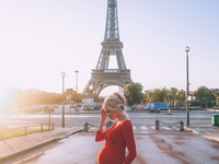 Как фотографироваться будущим мамам: 20 стильных идей