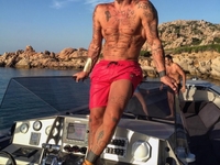 50-летний миллионер взорвал Сеть своими танцами