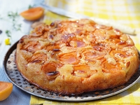 Карамельный пирог с абрикосами