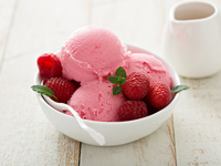 Простое малиновое мороженое