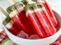 Как приготовить слоеное арбузное мороженое на палочках