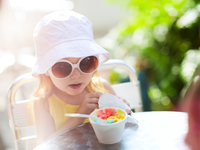 Что делать, если ребенка укусила оса