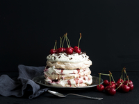 Как приготовить торт Павлова с вишней и кремом