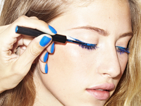 Макияж с цветными стрелками: мастер-класс