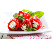 Фаршированный перец с моцареллой и базиликом