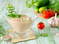 Холодный сметанный соус: три вкусные идеи