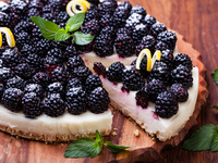 Пирог с ежевикой: ТОП-5 рецептов