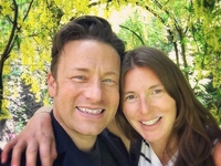 Шеф-повар Джейми Оливер стал отцом в пятый раз