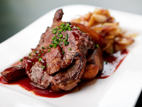 Свинина на кости с болгарским перцем