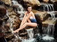 Миранда Керр у себя дома снялась в фотосессии для Harper's Bazaar