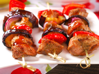 Шашлык из индейки с баклажанами и перцем