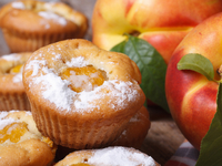 Маффины с персиками и кокосом