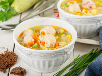 Суп с куриными фрикадельками: ТОП-5 рецептов