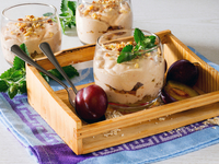 Сливовый десерт с творожным кремом